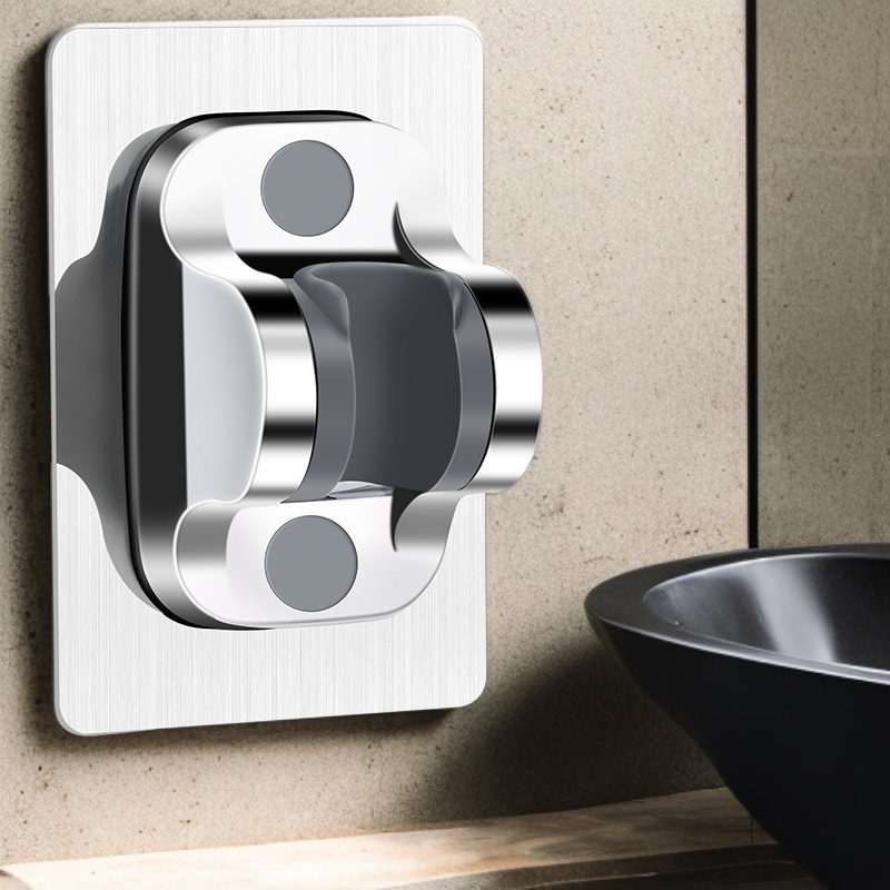 Bohrfreie Duschkopfhalterung ohne Spuren im modernen Badezimmer