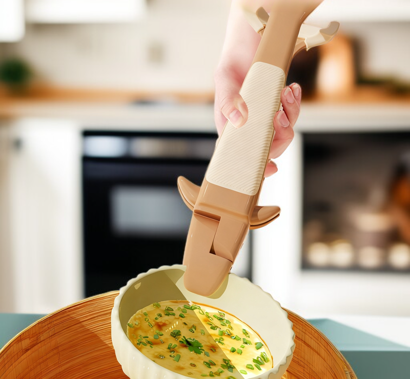 Silicone bowl clip demonstrating heat resistance