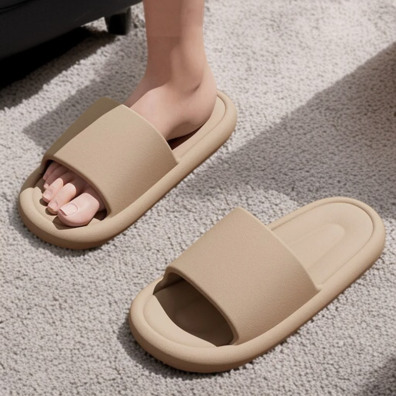 Ultra-soft shit-feeling slippers