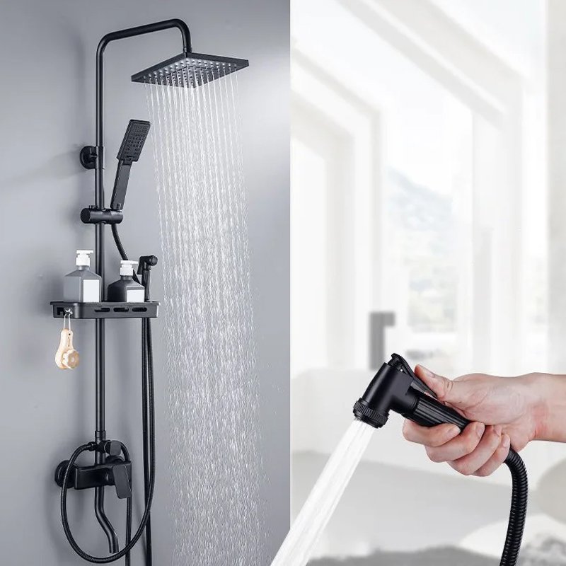 ชุดฝักบัวอาบน้ำในห้องน้ำ