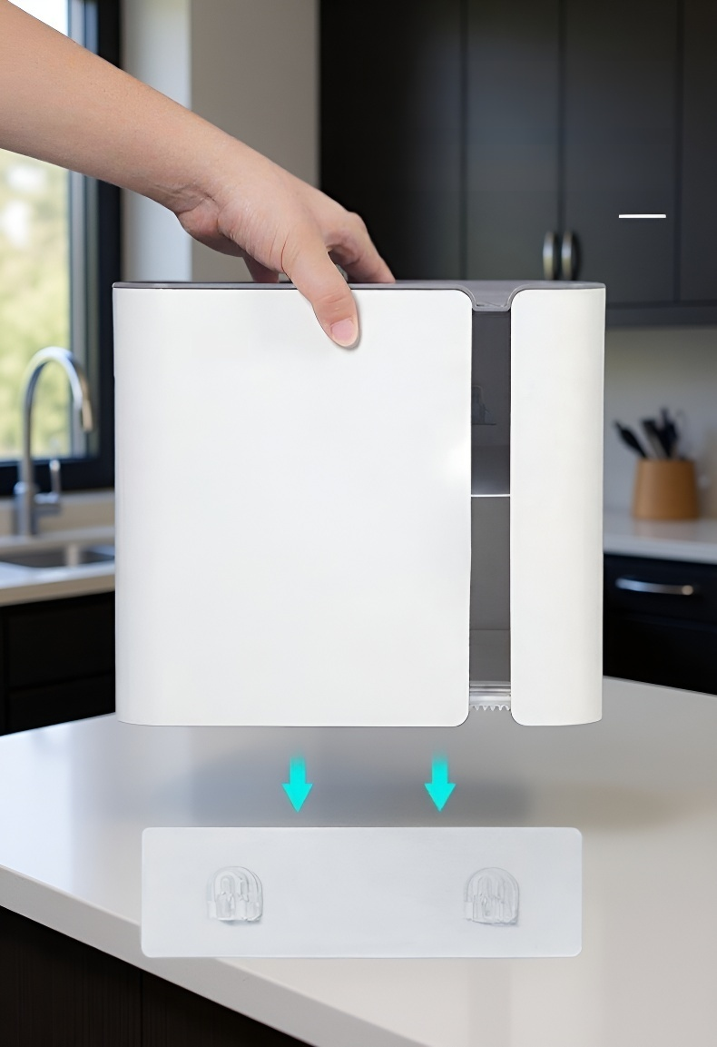 깔끔하게 정리된 욕실 휴지 보관함