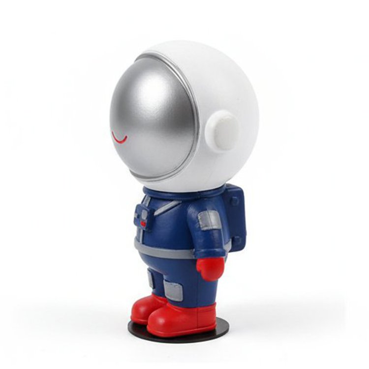 차량 내부를 꾸미는 대시보드 장식 소품