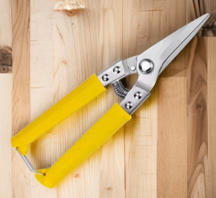 작업 현장에서 활용되는 전기가위