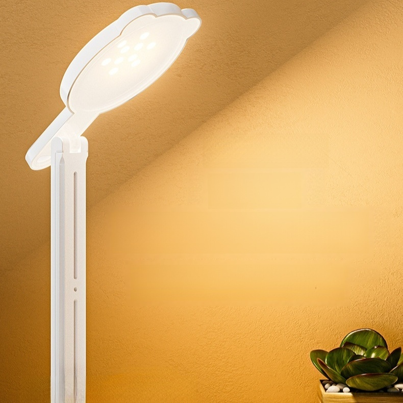 Folding eye-protection desk lamp