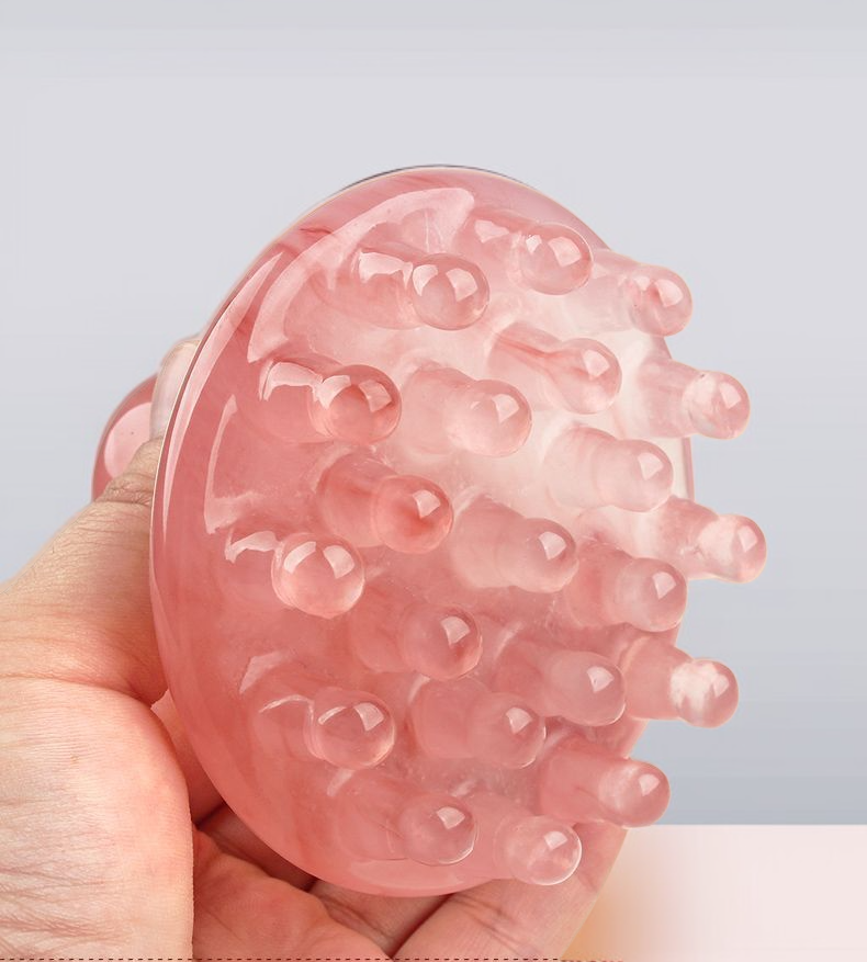 마사지 빗으로 등 부분 마사지하는 사용법