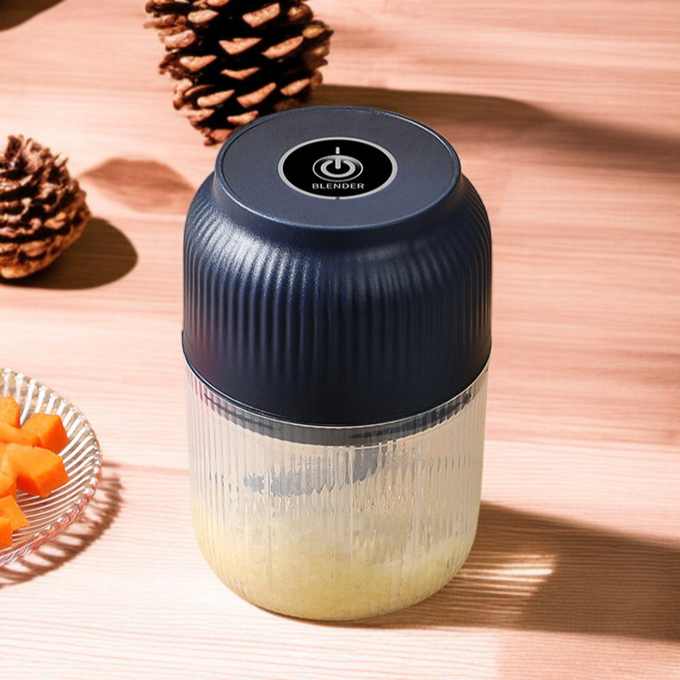 簡単操作の電動みじん切り器