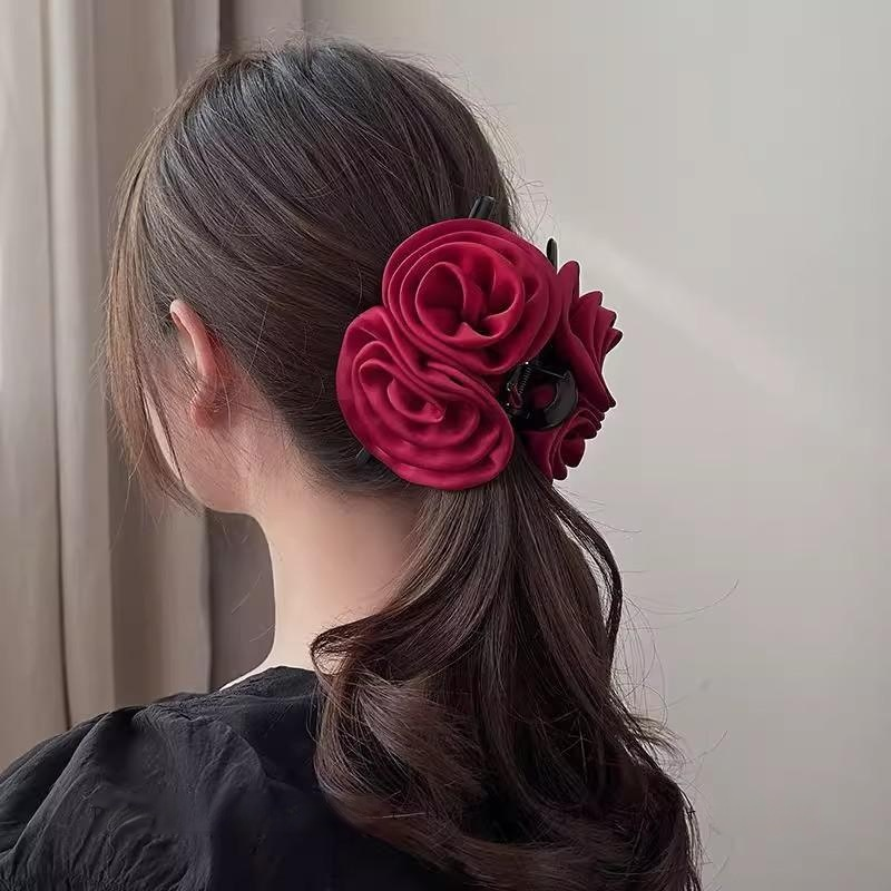 Satin-Rosen-Haarspange