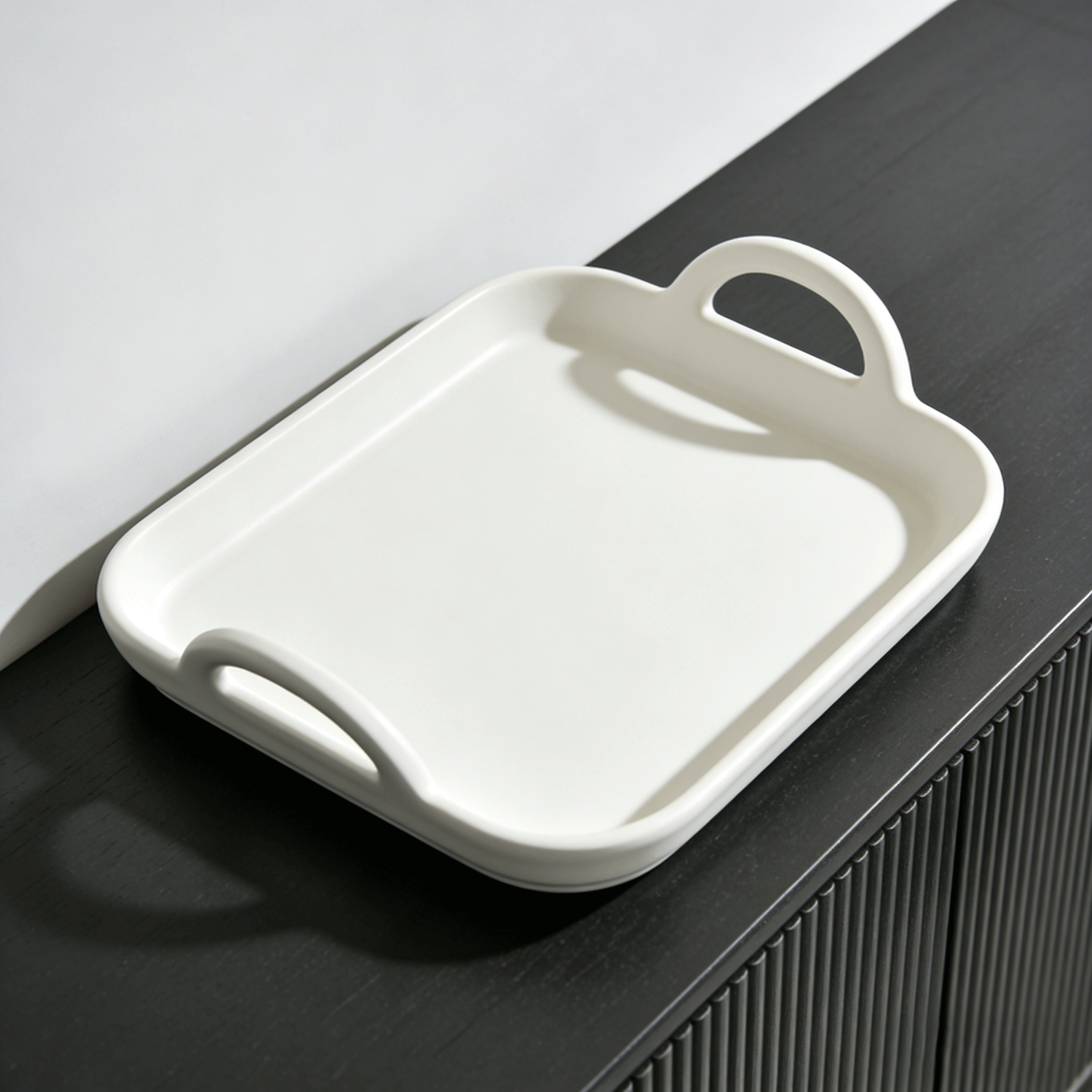 引き出し内に収納されたカトラリートレー