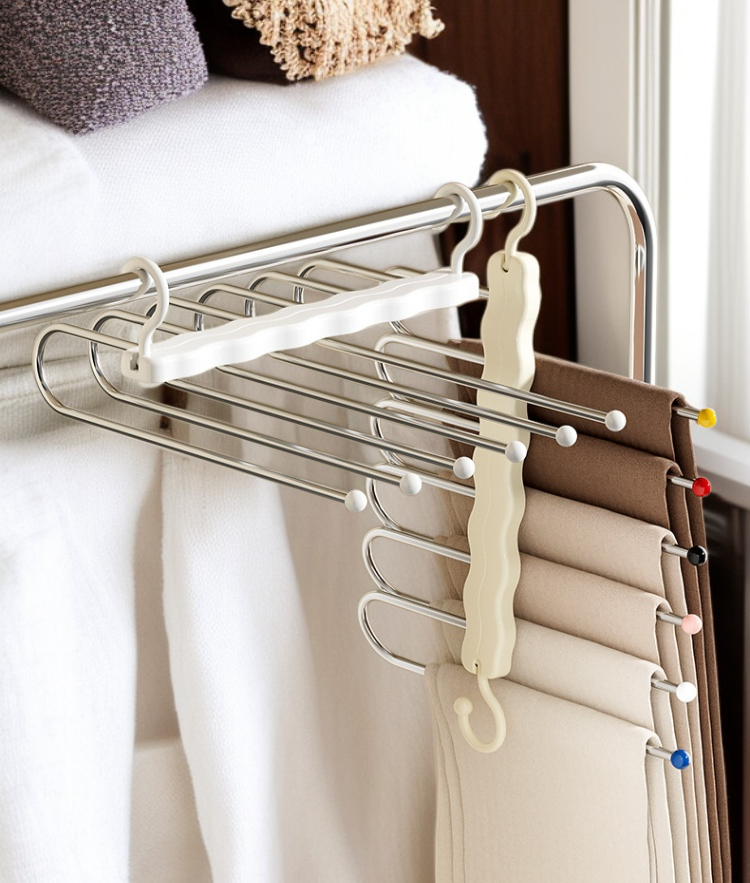 가정에서 활용하기 좋은 수납 행거