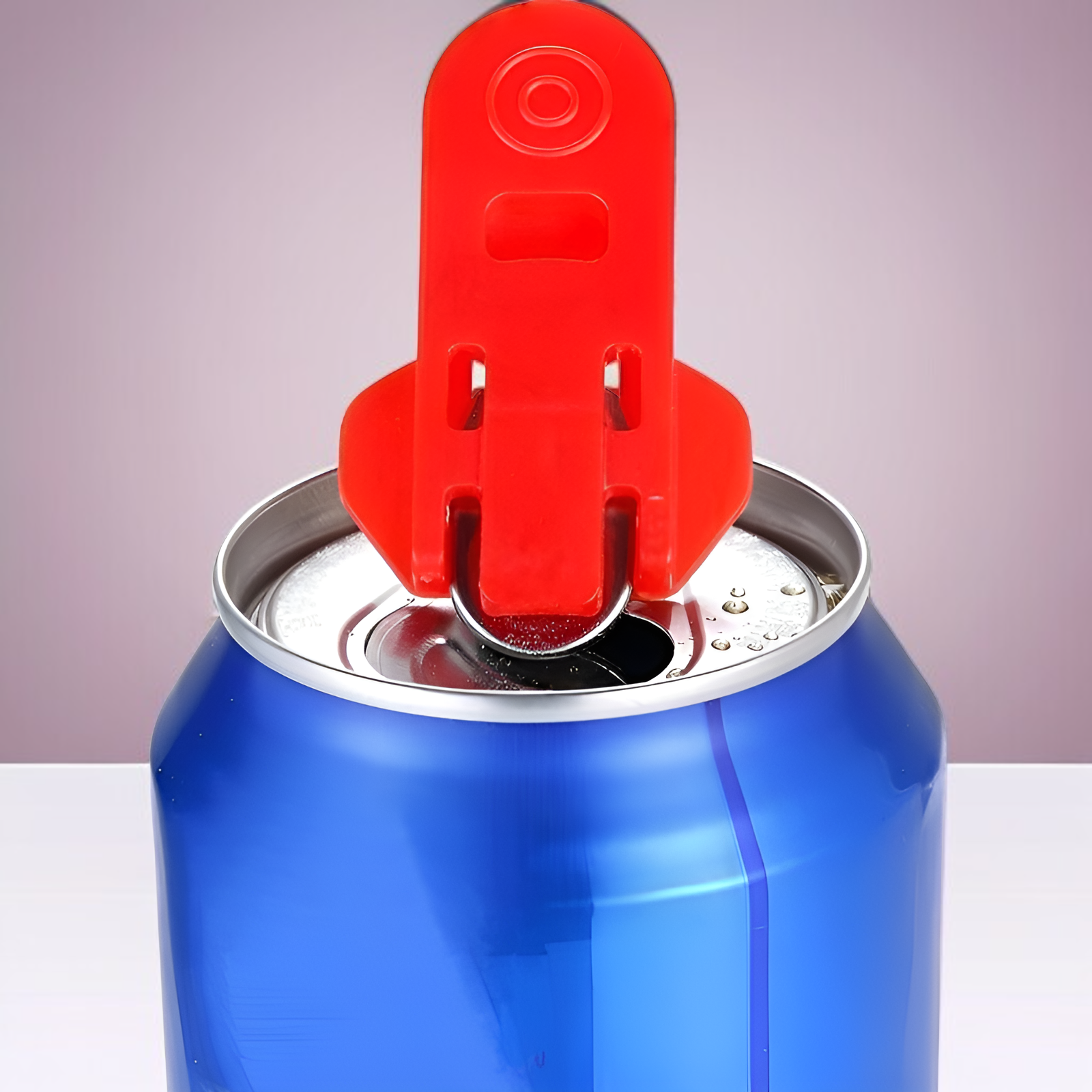 캠핑에서 활용하는 휴대용 병따개