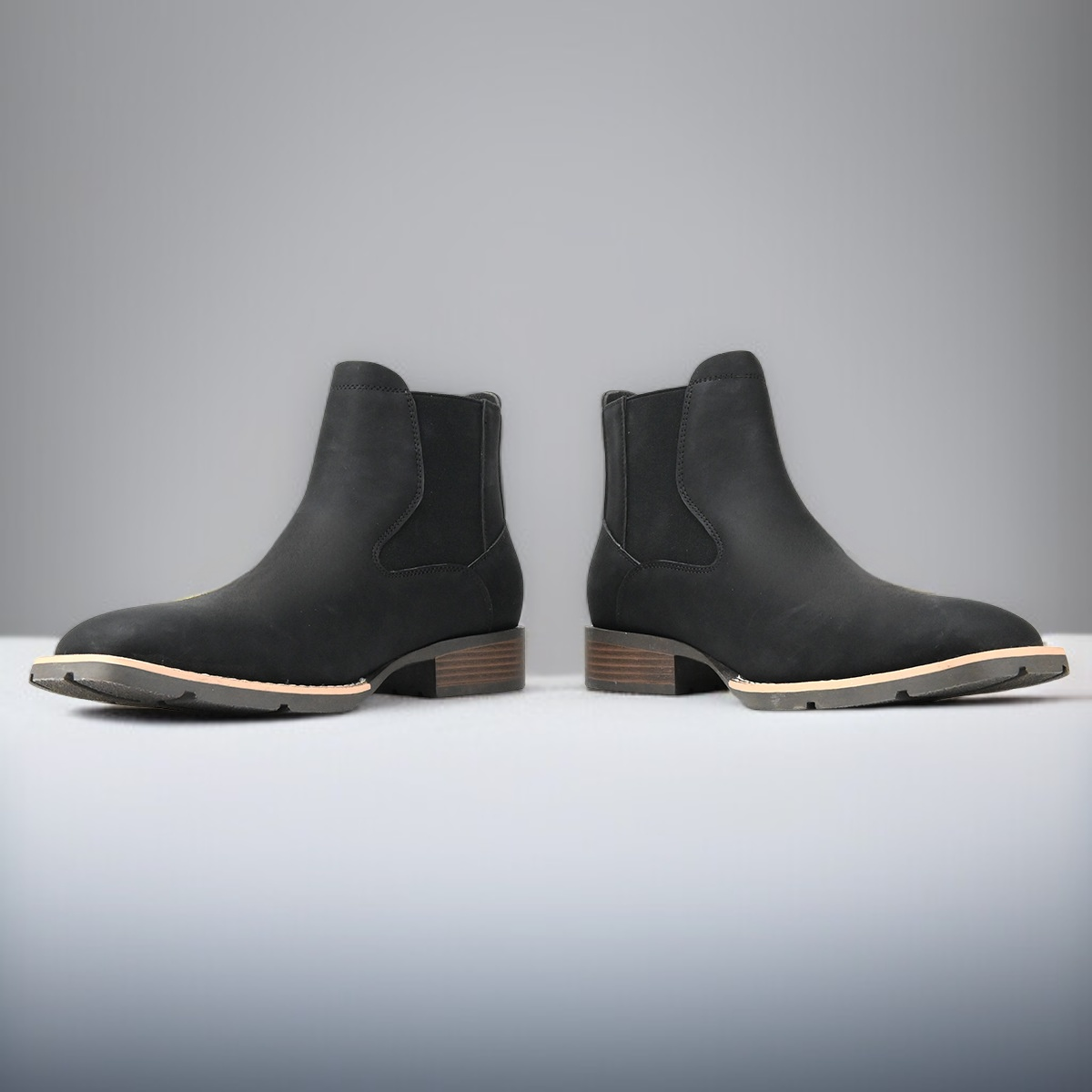 スタイリッシュなマーティンブーツのディテール