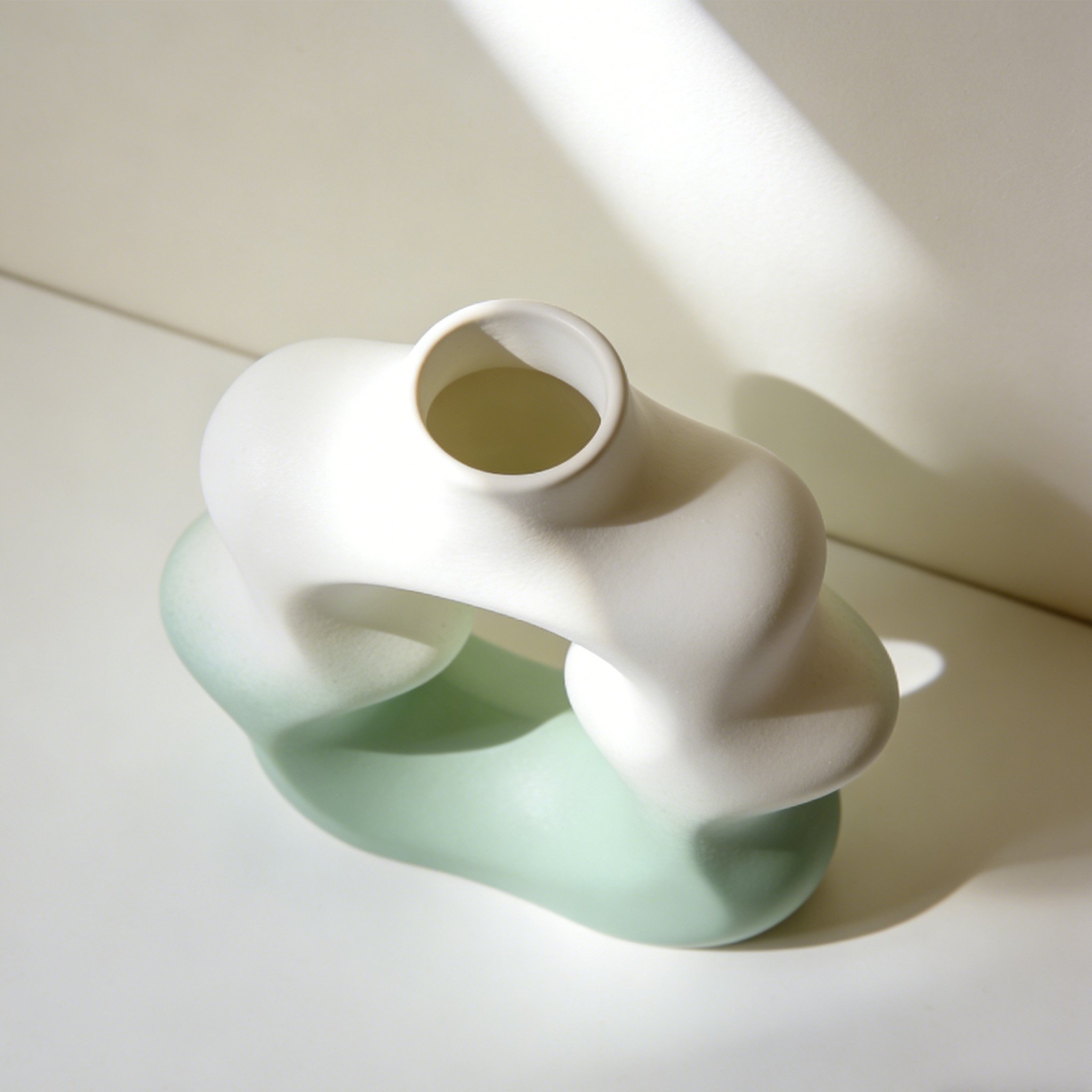 シンプル陶器オブジェ3個セット全体イメージ