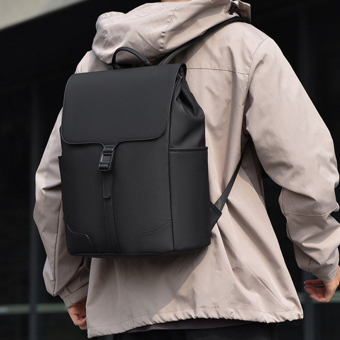 大容量ビジネス通勤バックパック