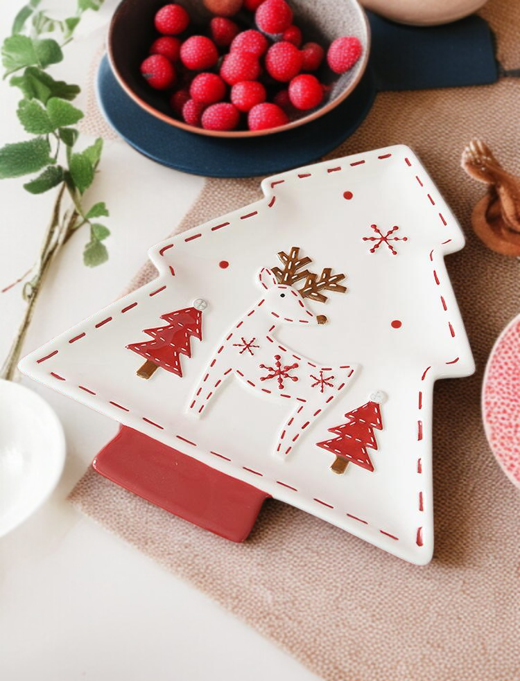 아이들이 사용하는 크리스마스 트리 식판