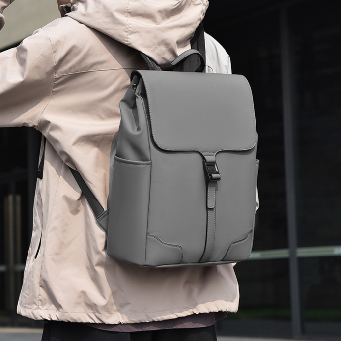大容量ビジネス通勤バックパック