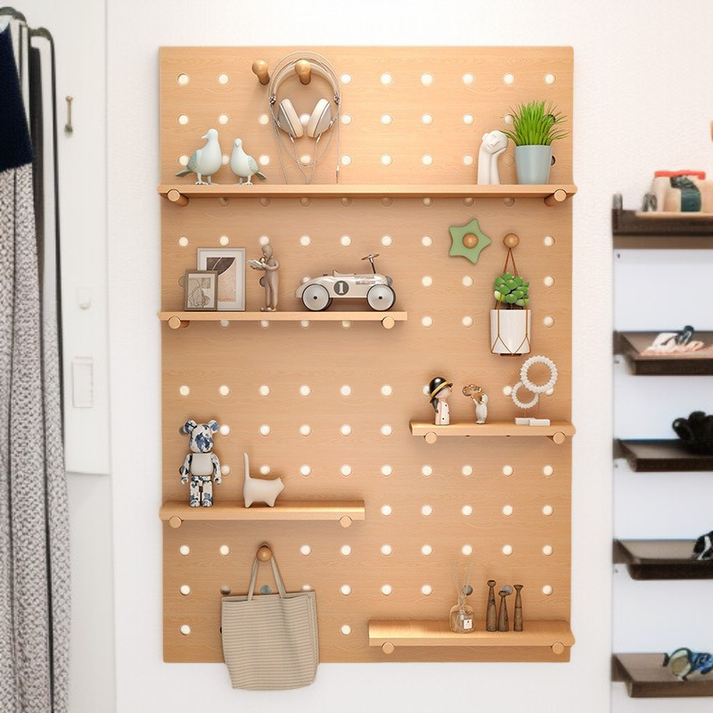 Entryway display rack for keys and mail, solid wood design
