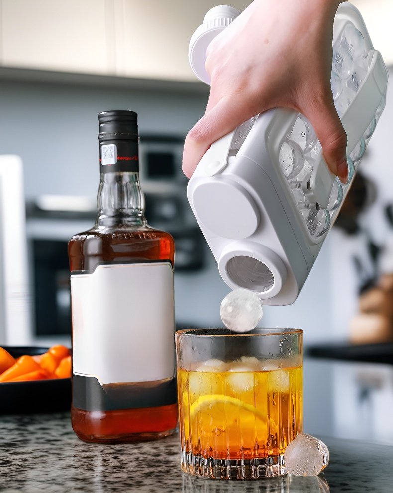 야외에서 사용 중인 2-in-1 아이스하키 병