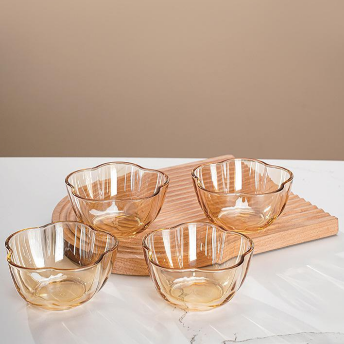 Kristallklare, stilvolle Glas-Schale mit Pflaumenblüten- und Bernstein-Design