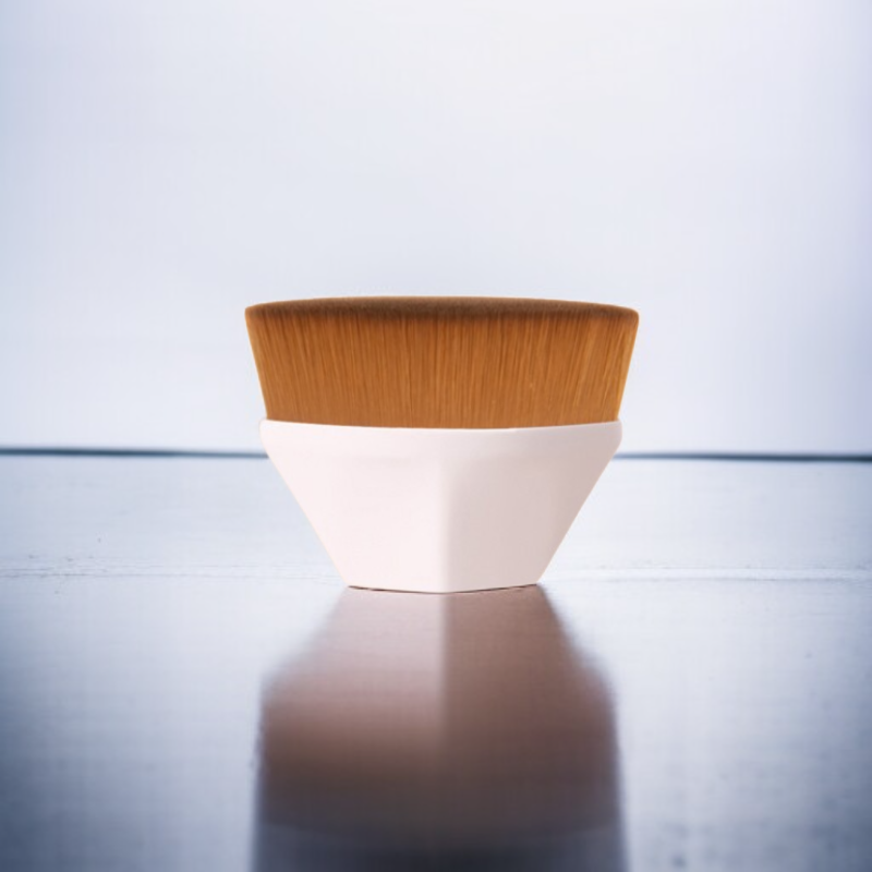 花びら型シームレスメイクブラシ