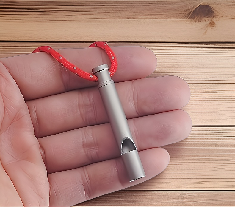 비상 상황에서 구조 신호 보내는 호루라기