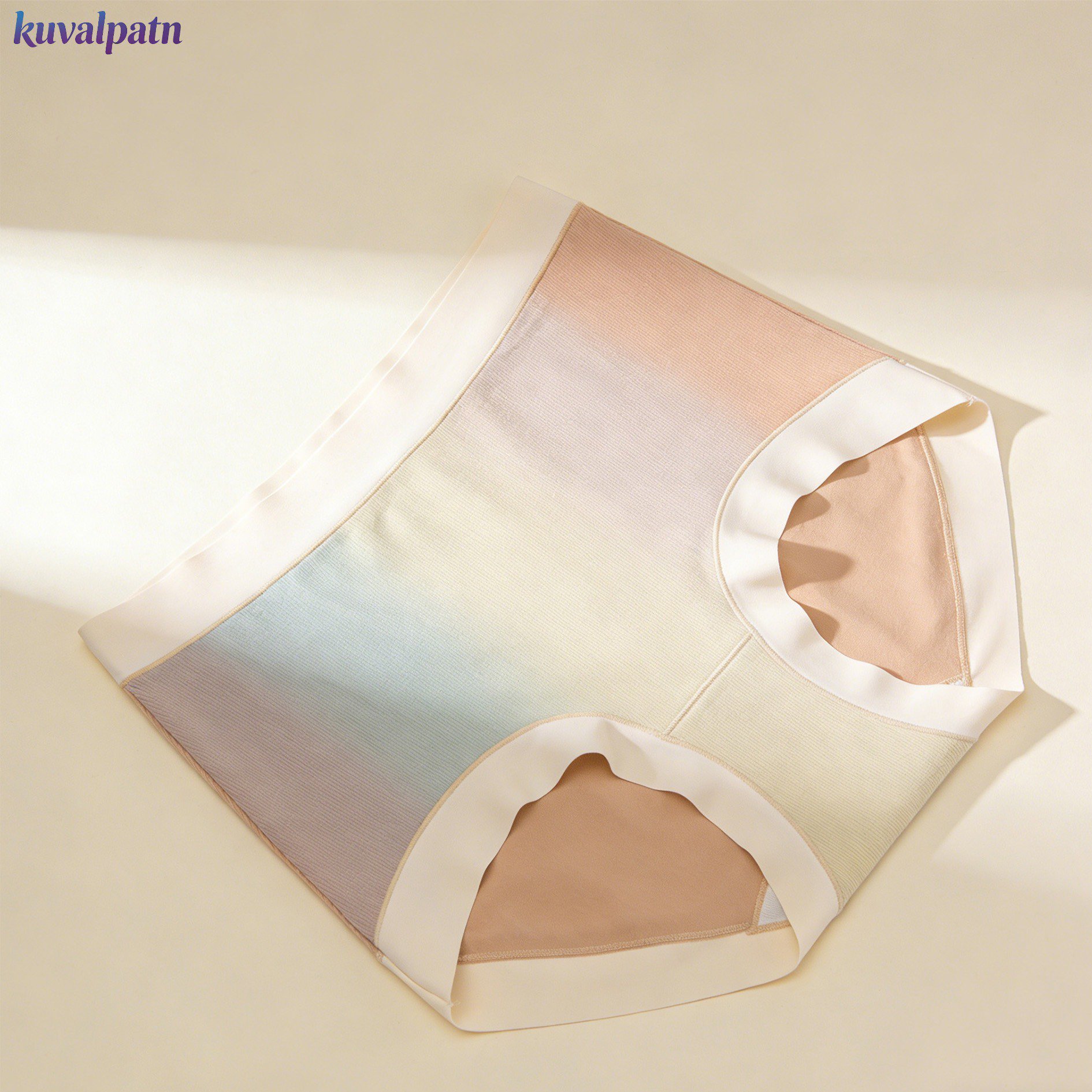 無痕塑身內褲細節特寫