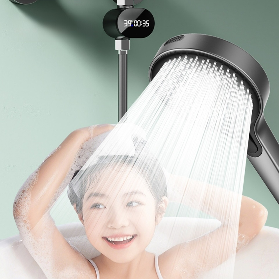 Intelligenter LED-Duschkopf mit Temperaturanzeige