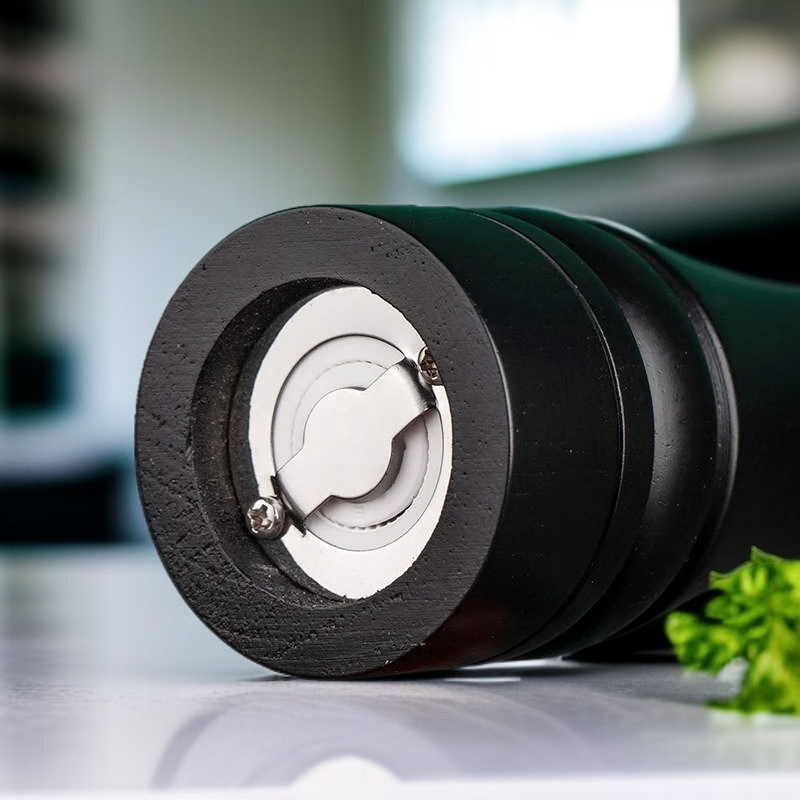 8 Inch Black and White PU Painted Pepper Grinder for Kitchen