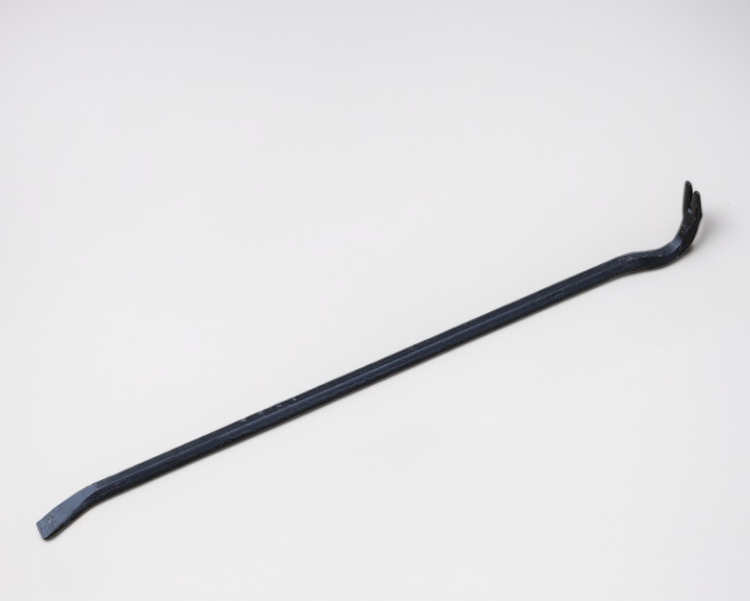 曲棒デザインのバールで狭所作業も快適