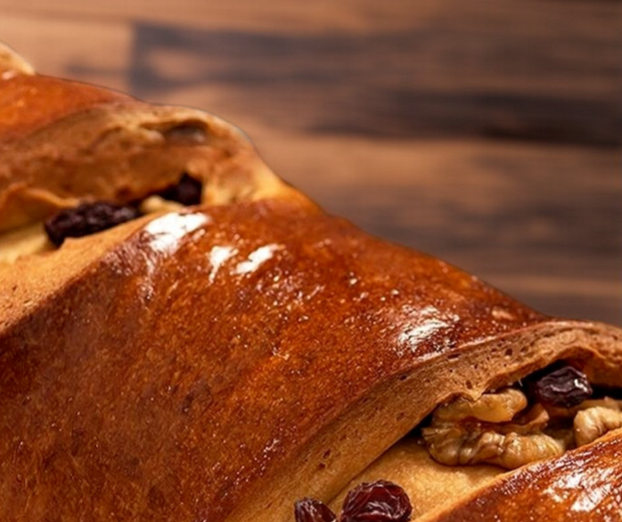 焼きたてのナッツパンのアップ写真