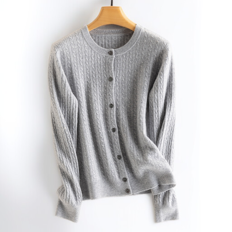 ケーブルニットカーディガン