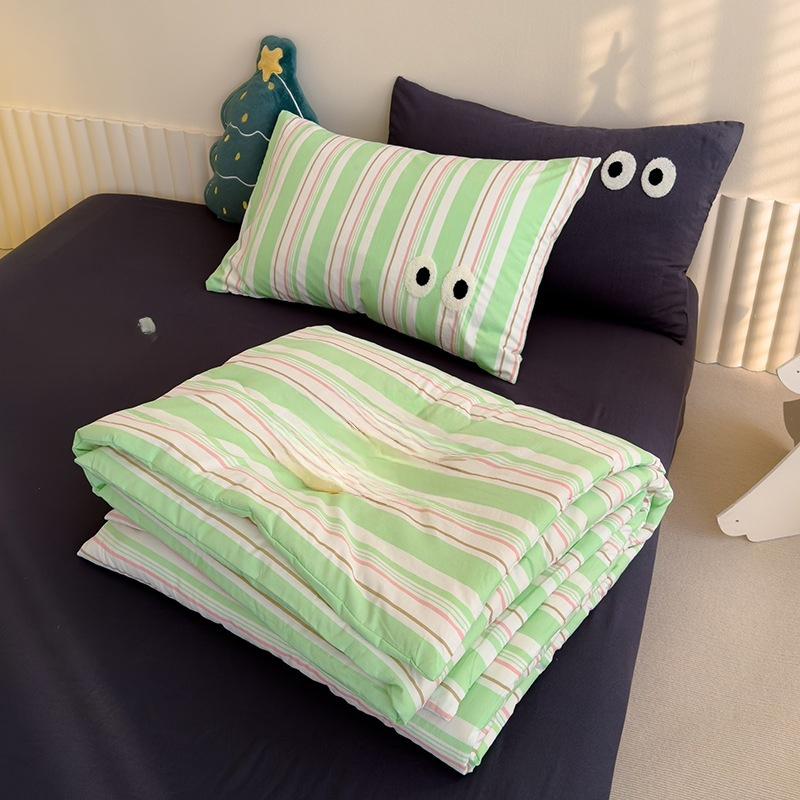 Colcha fresca de verano con algodón de nubes y cuadros