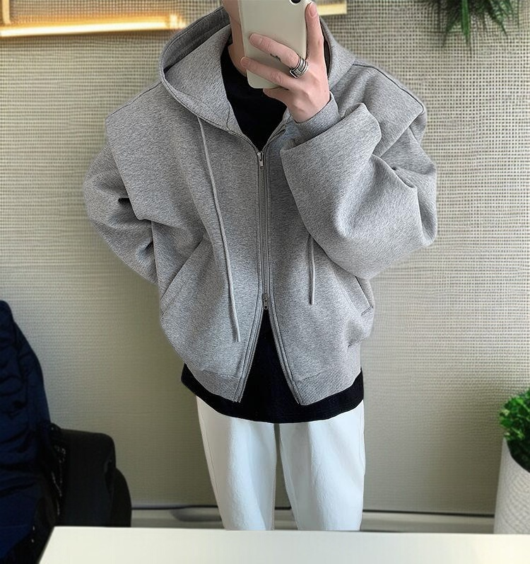 가을 남성용 패드 재킷 착용 예시