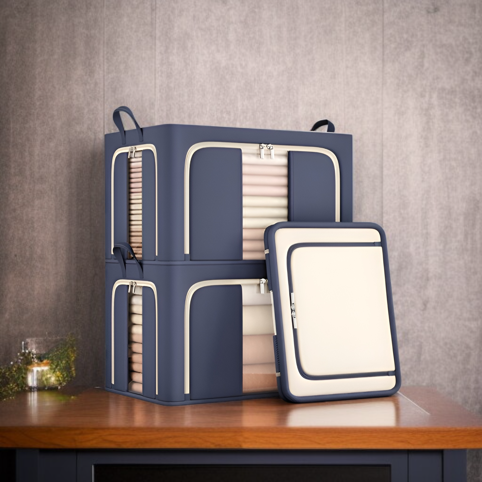 棚に並べた透明収納ボックスの使用例