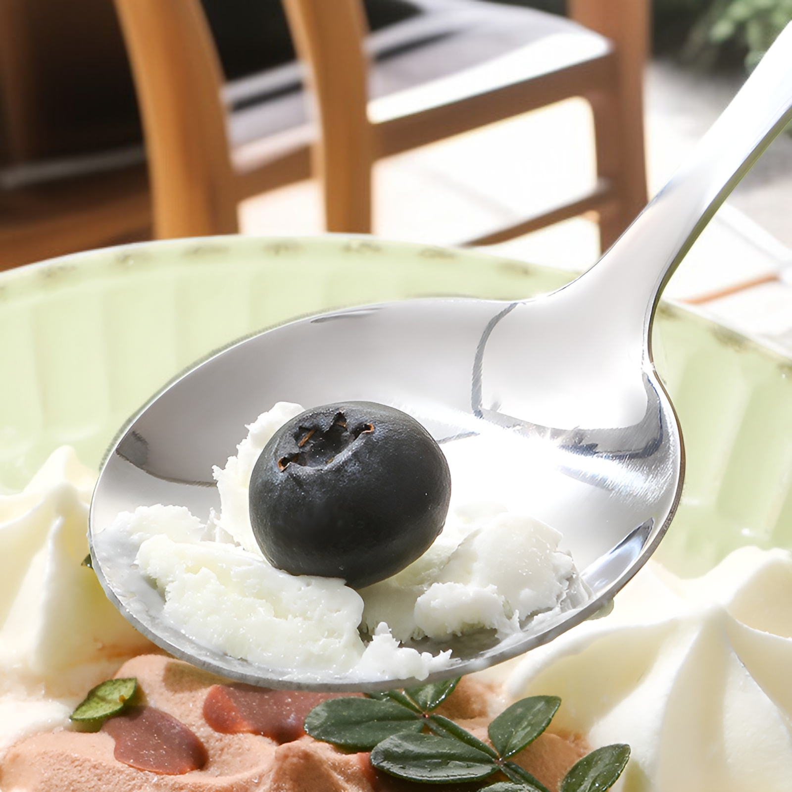 かわいいキャラクター付き子供食器セット