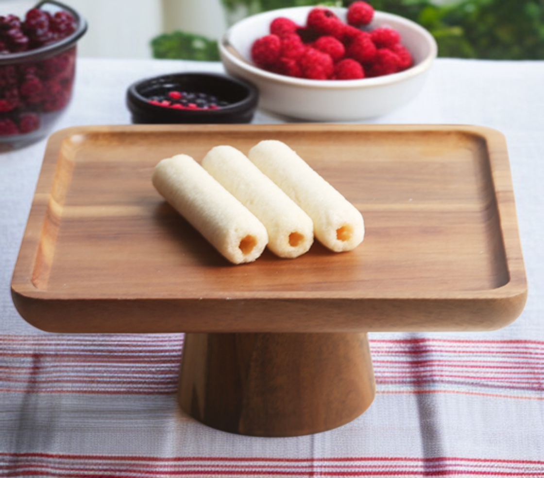 ナチュラルな木目が美しいデザートトレイ