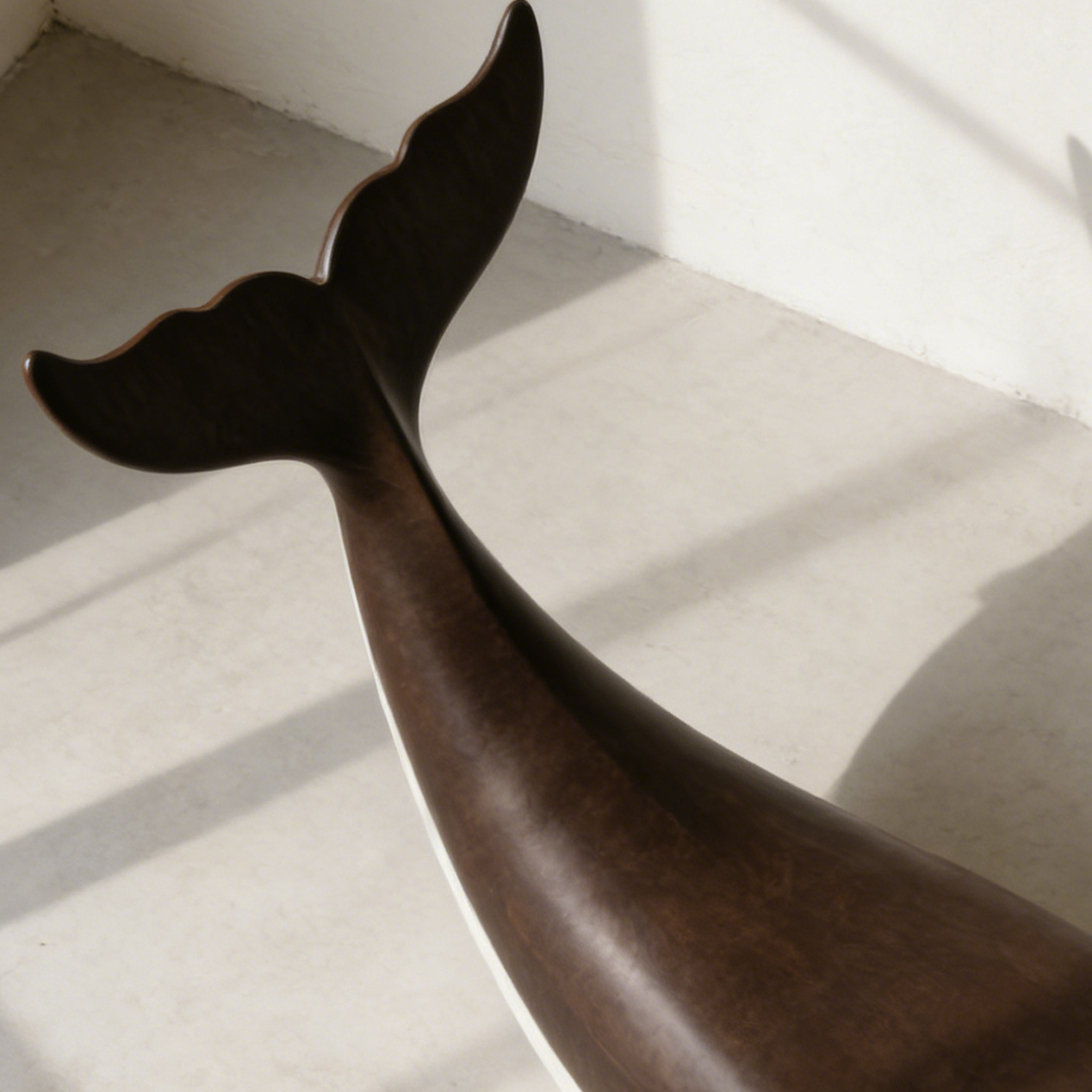 クジラデザインのリビングテーブル