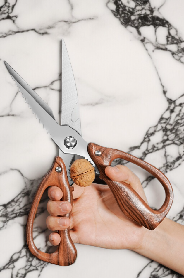 キッチンで活躍する鶏骨切り包丁のイメージ