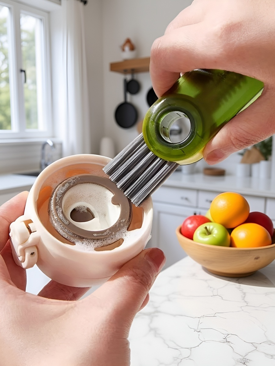 使いやすいグリップ付き掃除ブラシ