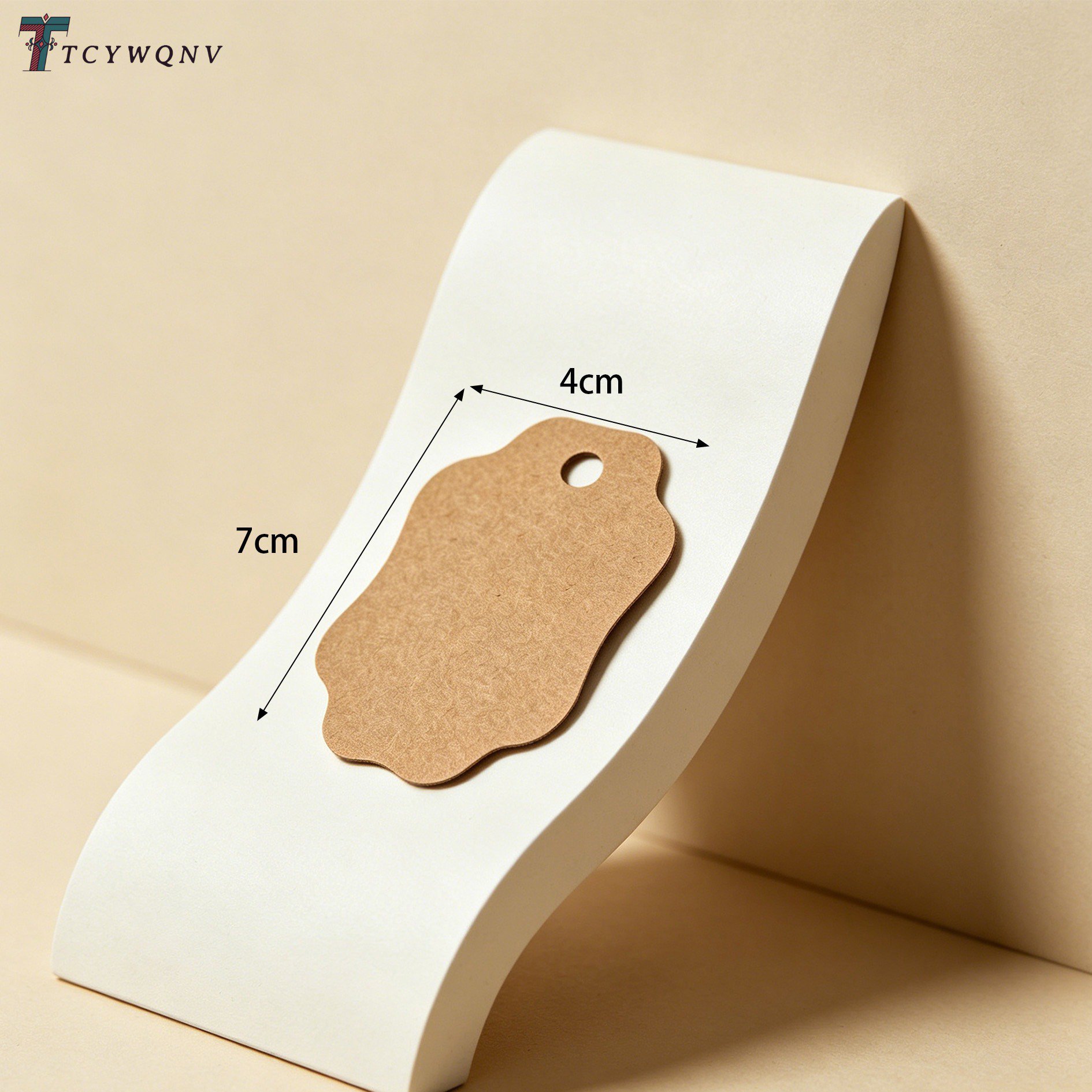 Braune Etiketten aus Kraftpapier für DIY Bastelprojekte