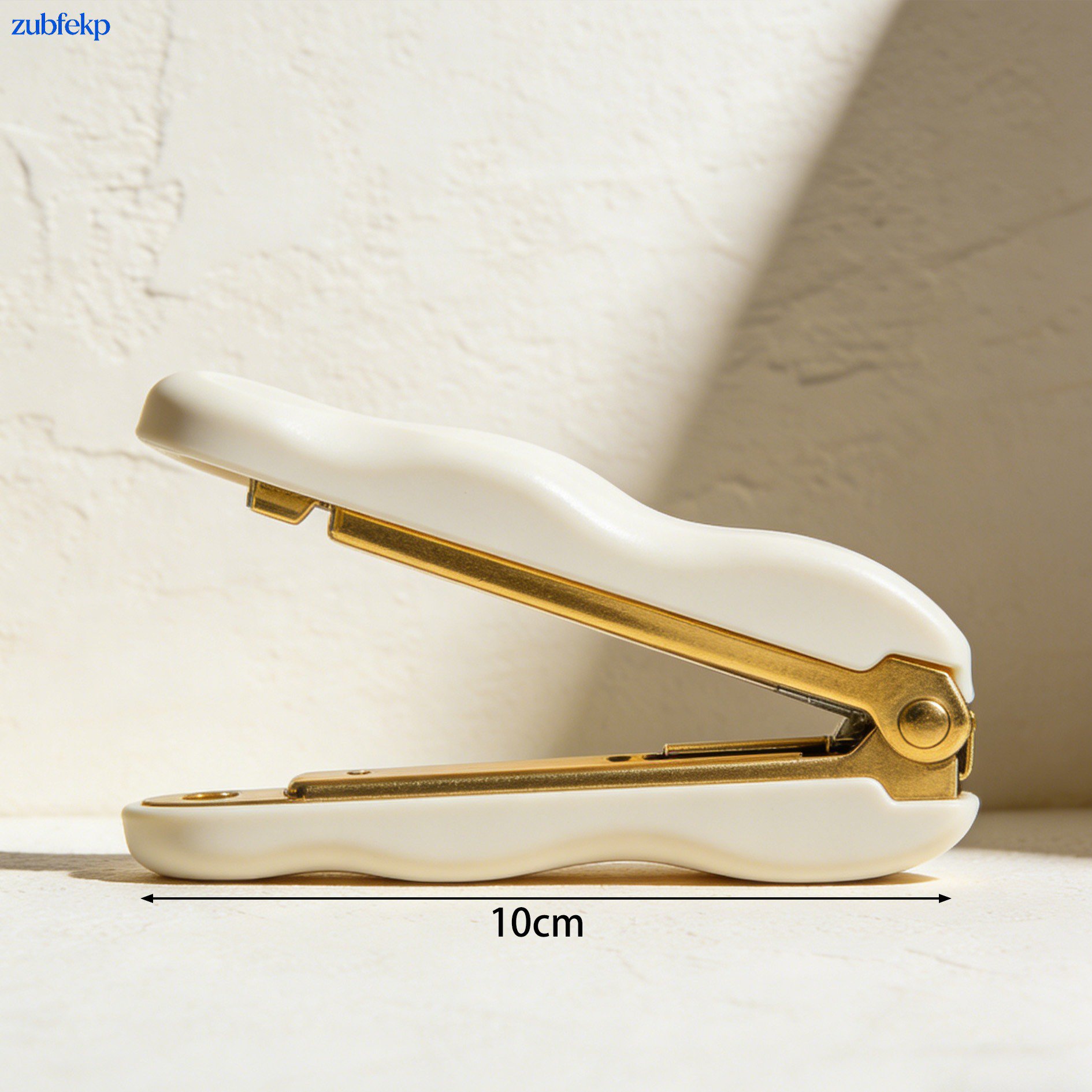 Reusable food sealing clips with unique wave design