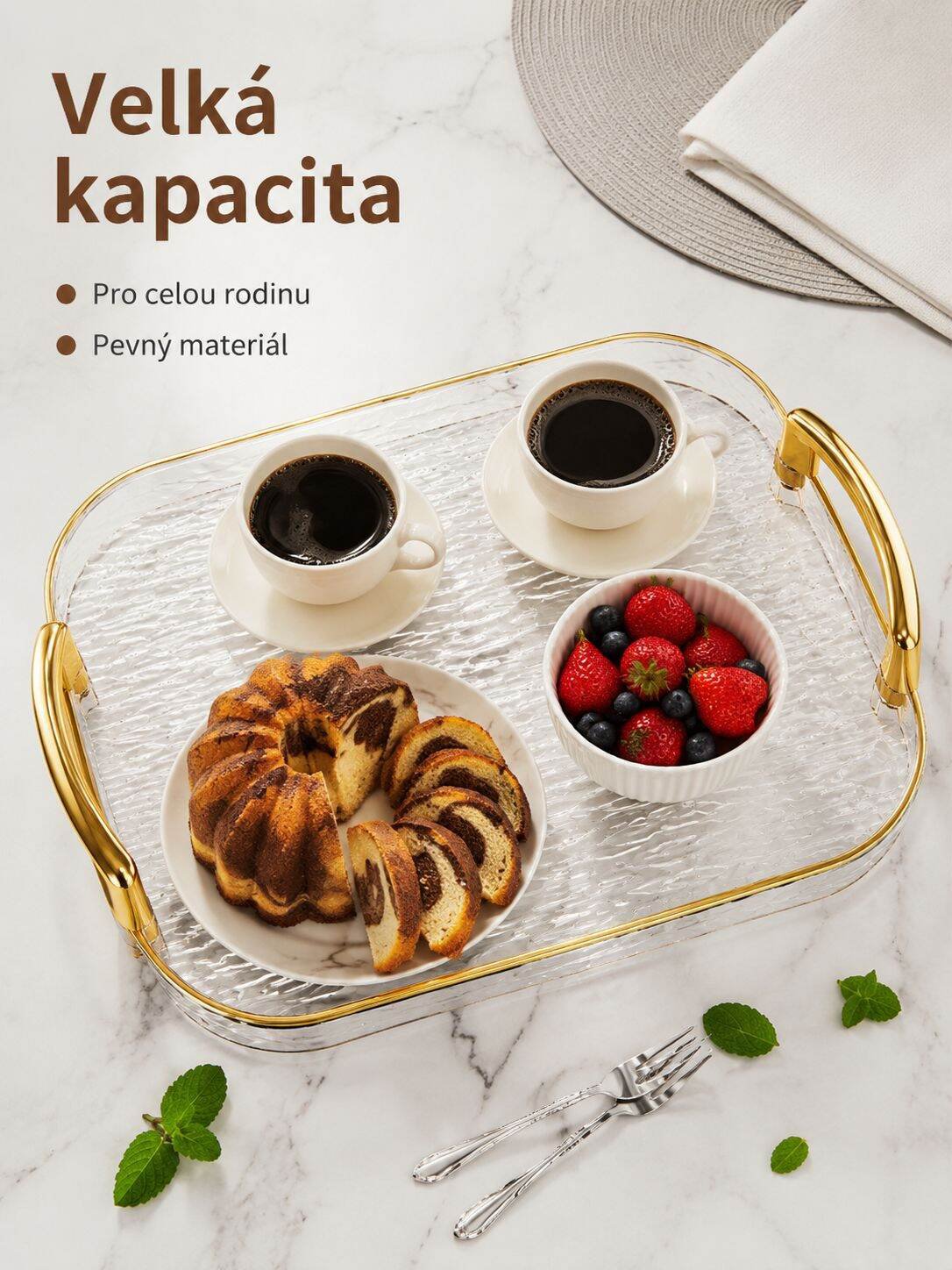 Velký zahuštěný servírovací tác ve skandinávském stylu s držadlem z plastu