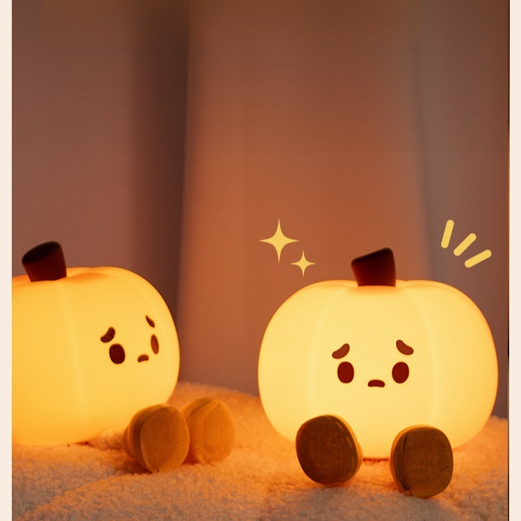 Pumpkin patting lamp