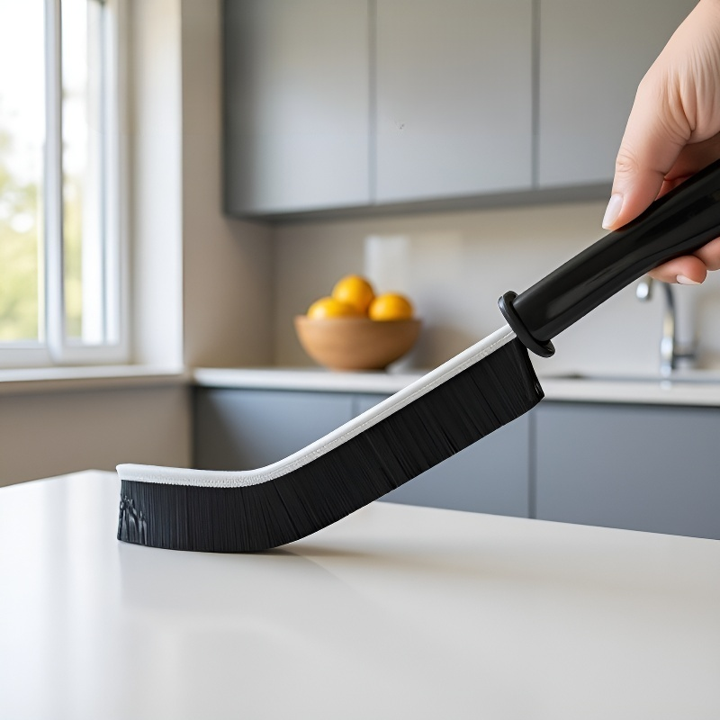 Brosse d’entretien pour fentes et interstices, usage domestique 