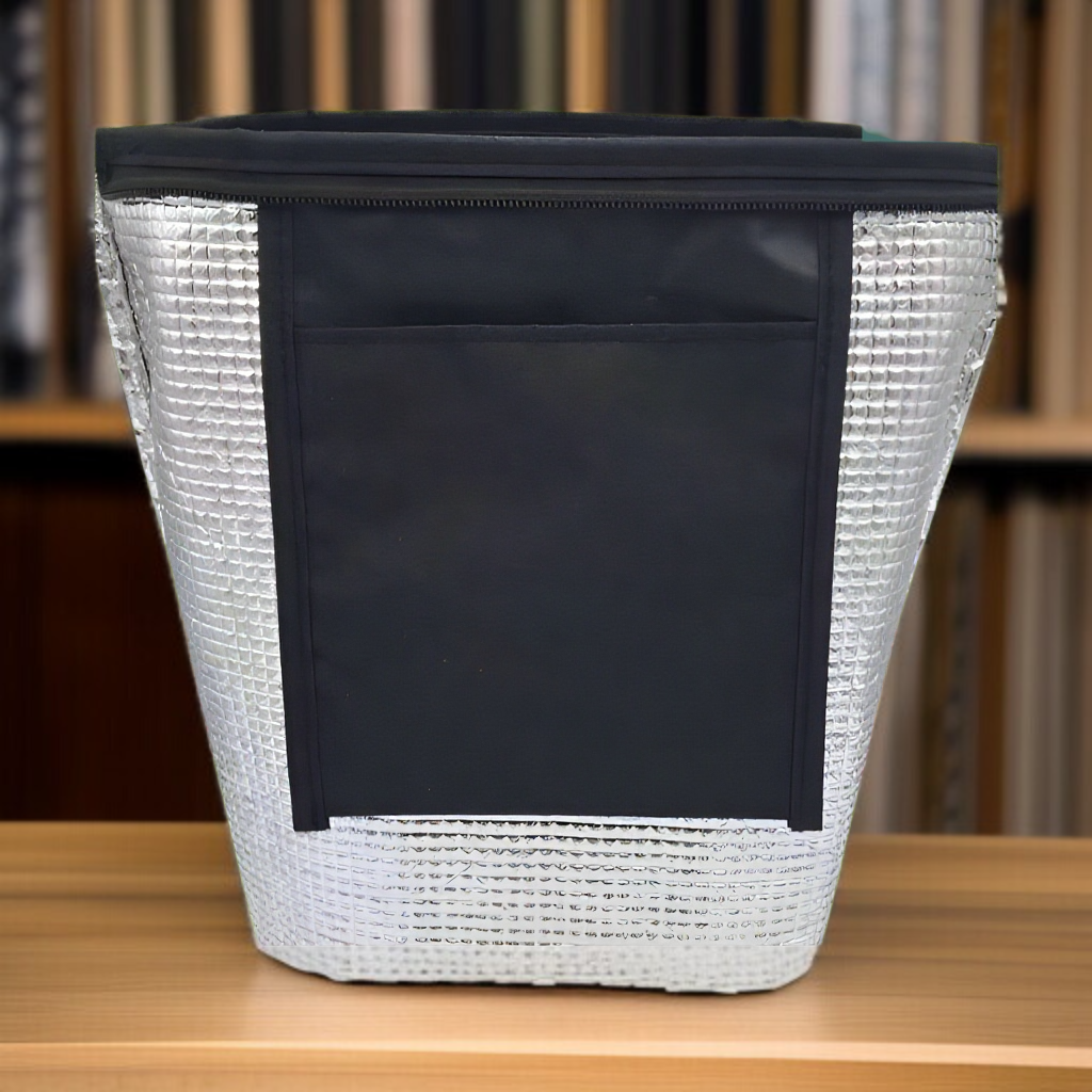 다양한 음식이 담긴 도시락 꾸러미