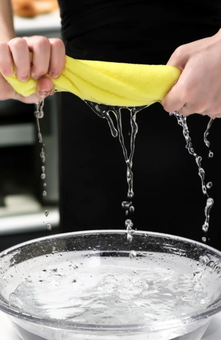 극세사 행주로 깨끗하게 세척