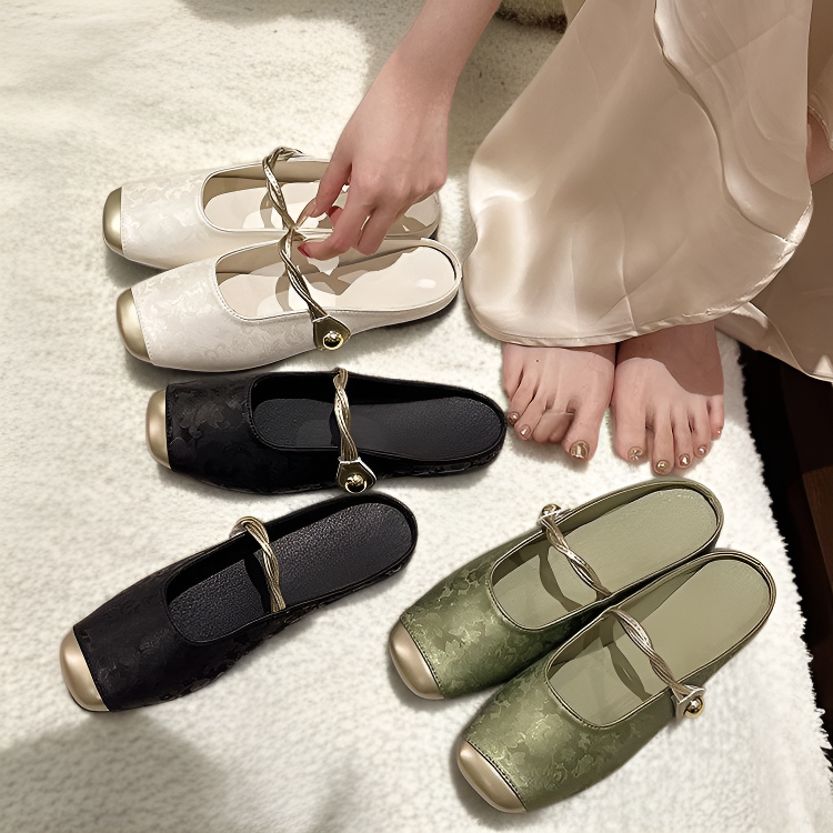 上品なシャネル風ソフトレザーつま先付きミュールサンダル レディース夏 スカートと合わせて