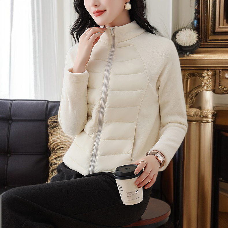 여성 아웃도어 패딩 화이트 슬림 트레이닝 아우터 하이넥 구속 없는 패딩