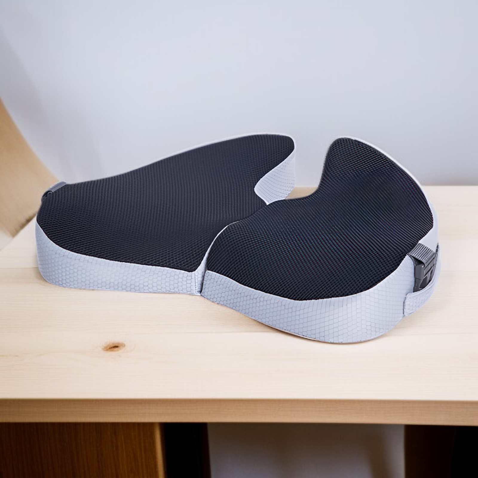 두툼하고 부드러운 좌석 쿠션