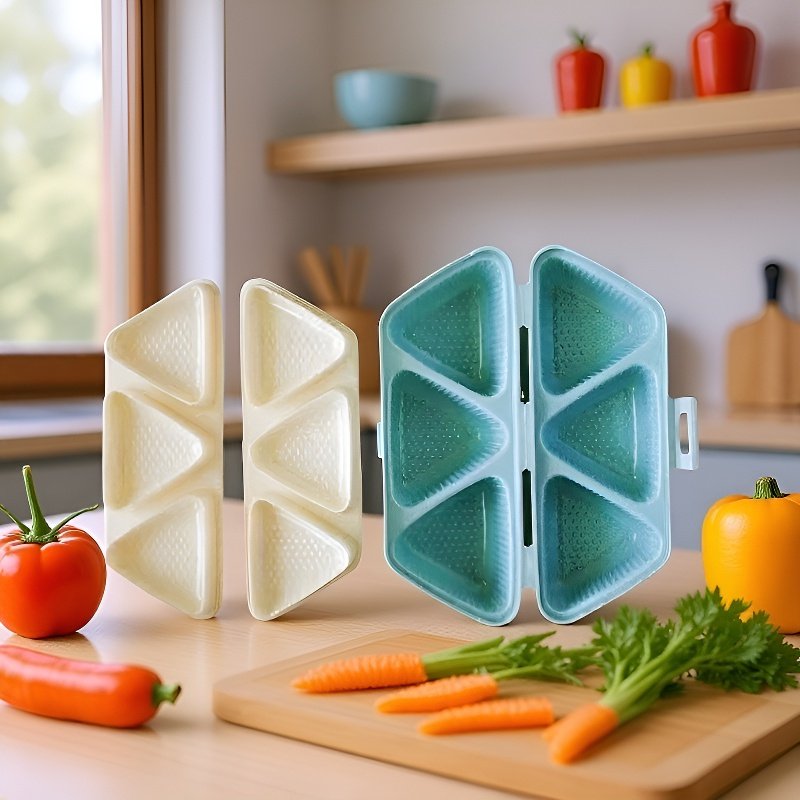 6つの区画を持つ三角形のおにぎり型