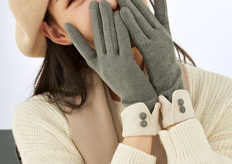 毛絨保暖手套柔軟材質特寫